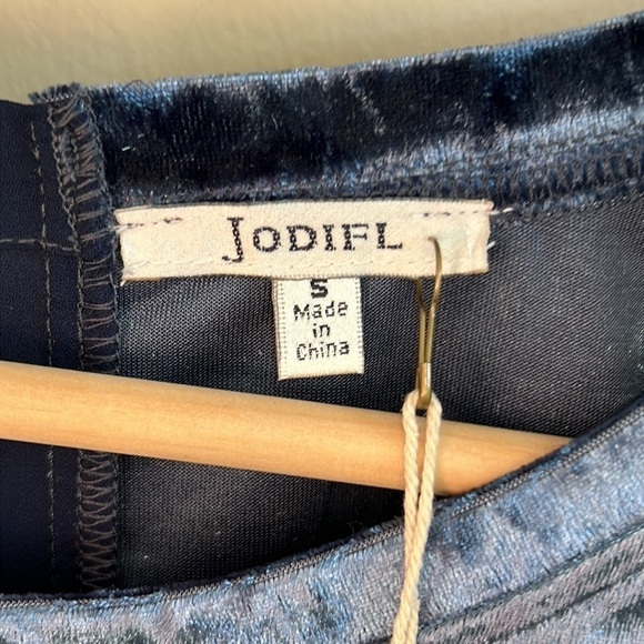 JODIFL SMALL VELVET-FEEL LONG SLEEVED BLOUSE with SHEER BACKSIDE STRIP BLUE NEW - Picture 3 of 11